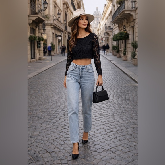 Babaton Elegant Black Lace Crop Top - Picture 3 of 3